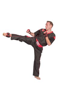 Uniforme de kickboxing « Star Edition » – Taille S = 160 cm, noir-rouge